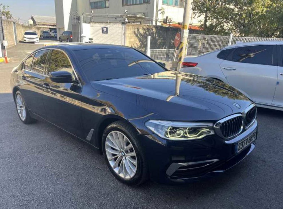 BMW 5시리즈 520d 럭셔리 플러스 사진 3