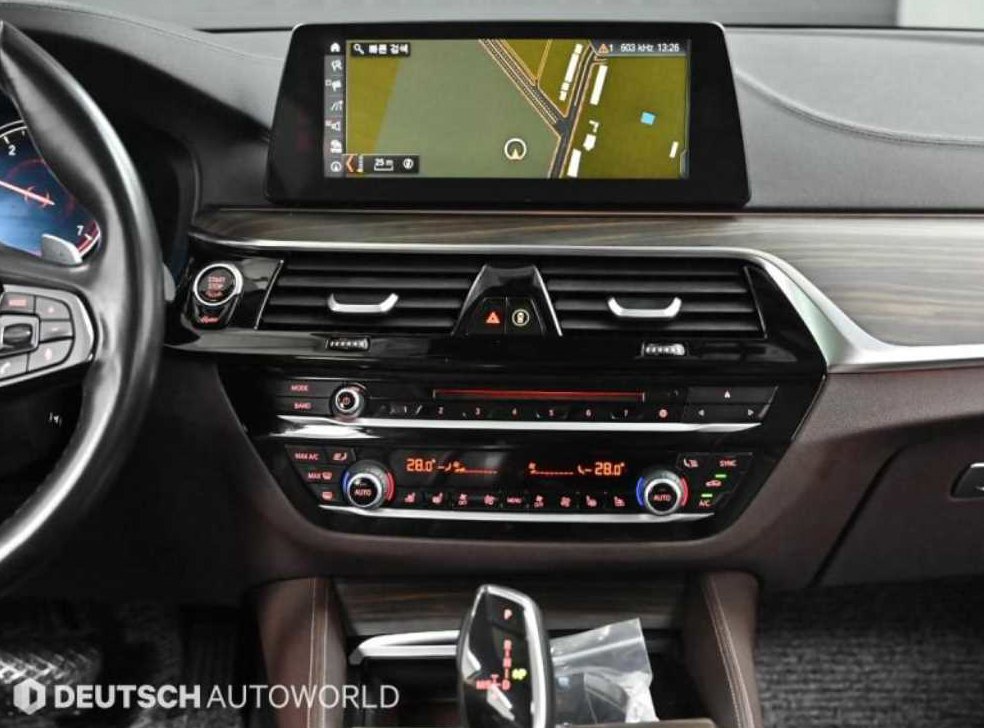 BMW 5시리즈 530i 럭셔리 플러스 사진 14