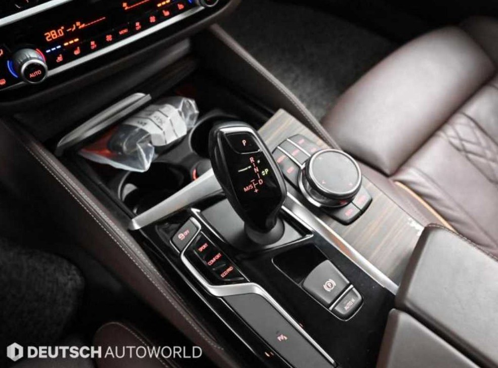 BMW 5시리즈 530i 럭셔리 플러스 사진 9