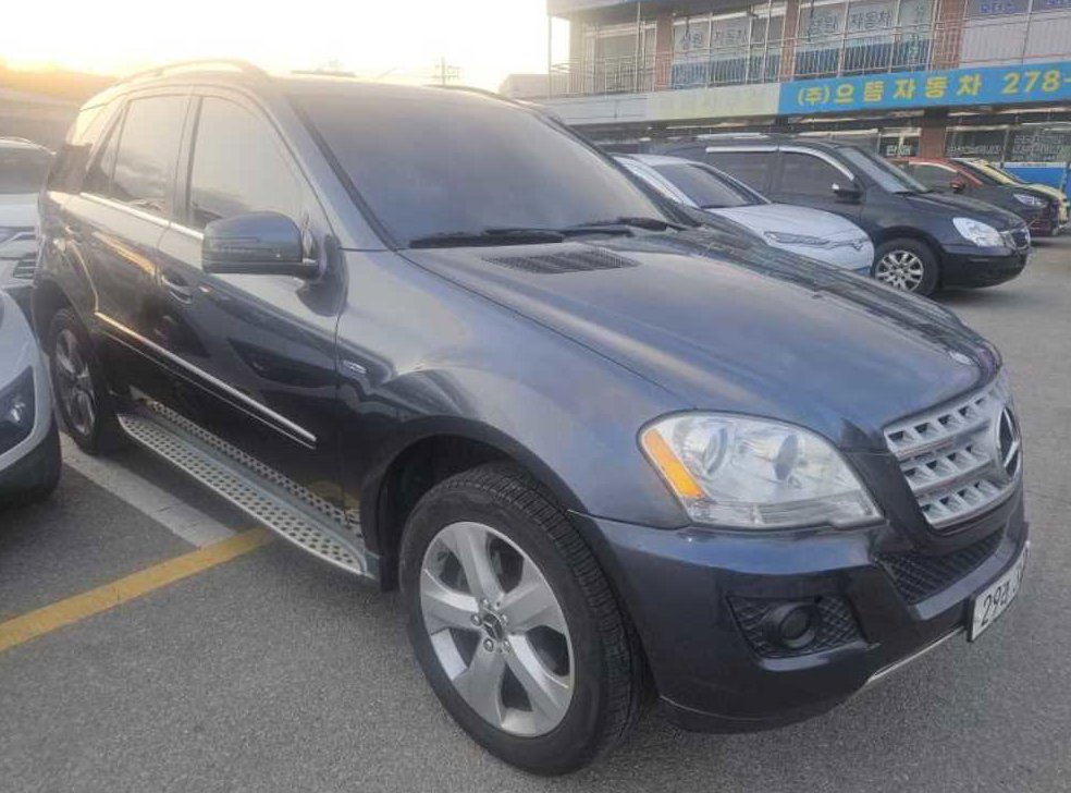 벤츠 M 클래스 ML350 블루텍 4Matic 사진 2