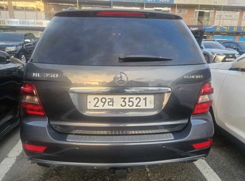 벤츠 M 클래스 ML350 블루텍 4Matic 사진 4