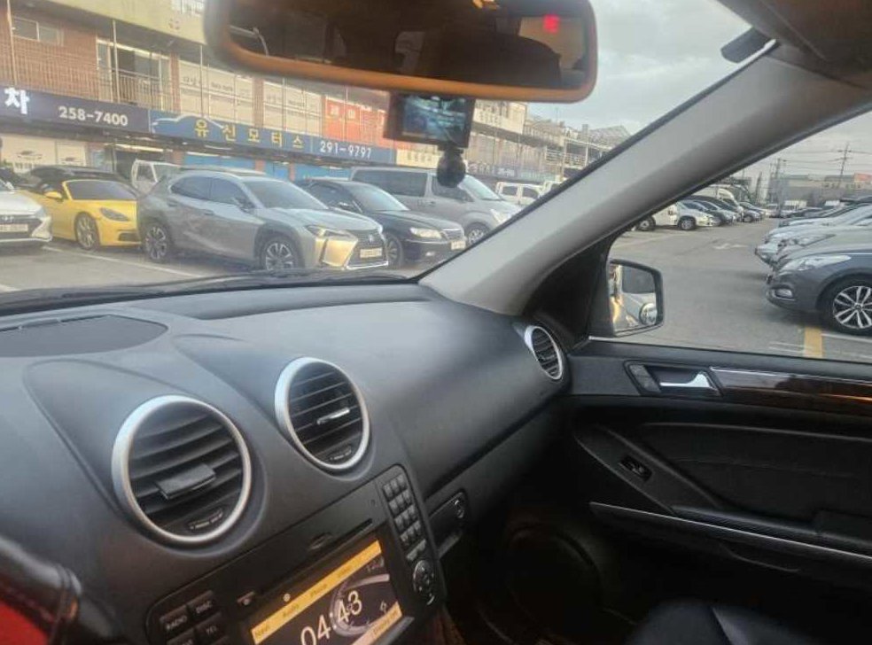 벤츠 M 클래스 ML350 블루텍 4Matic 사진 9