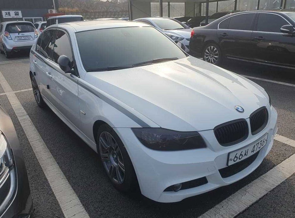 BMW 3시리즈 320d 세단 사진 2