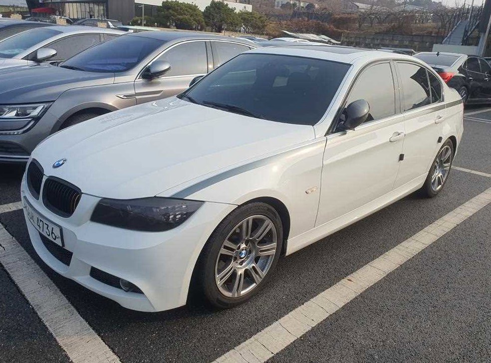 BMW 3시리즈 320d 세단 사진 3