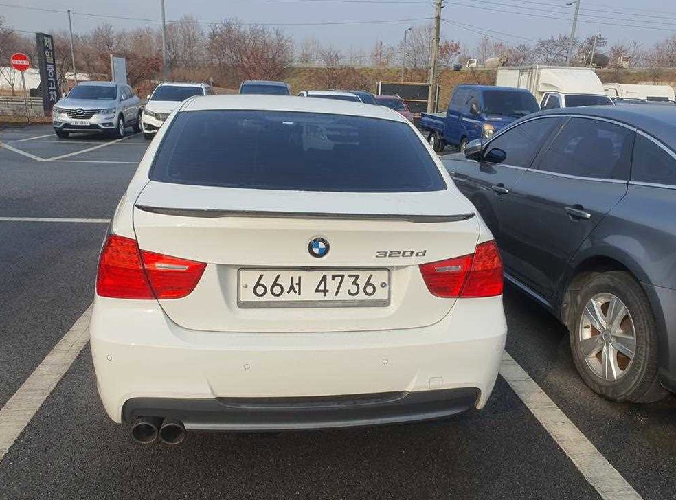 BMW 3시리즈 320d 세단 사진 4