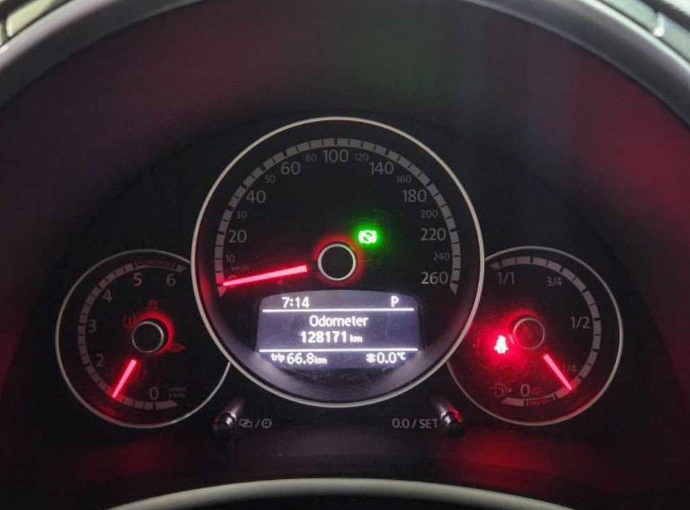 폭스바겐 비틀 2.0 TDI 프리미엄 사진 9