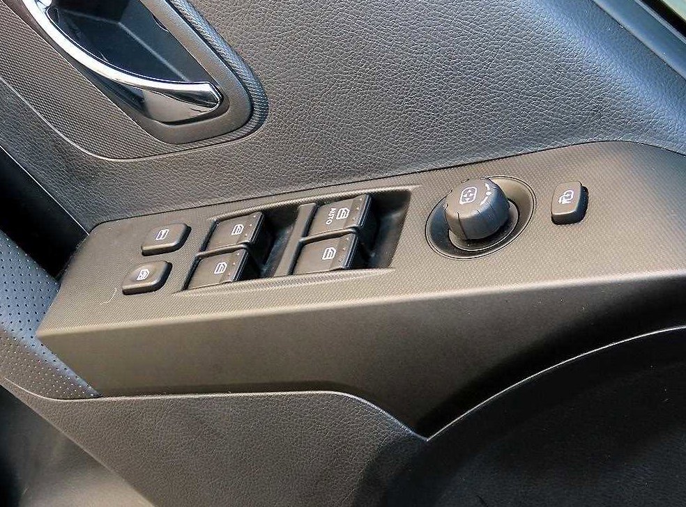 KG모빌리티(쌍용)  코란도 CLUBBY 2WD 사진 11