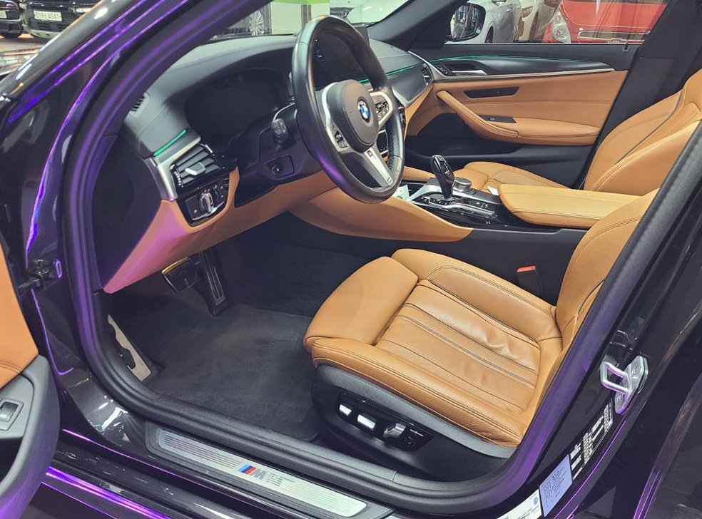 BMW 5시리즈 520i M 스포츠 사진 10