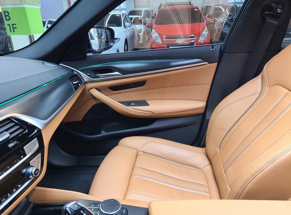 BMW 5시리즈 520i M 스포츠 사진 11