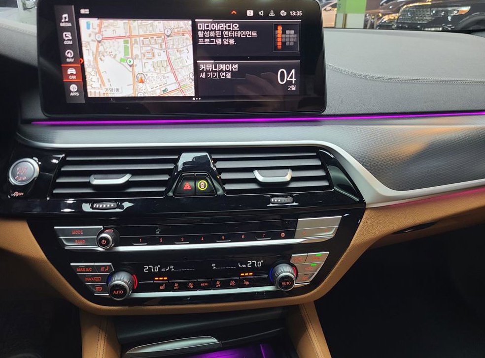 BMW 5시리즈 520i M 스포츠 사진 12