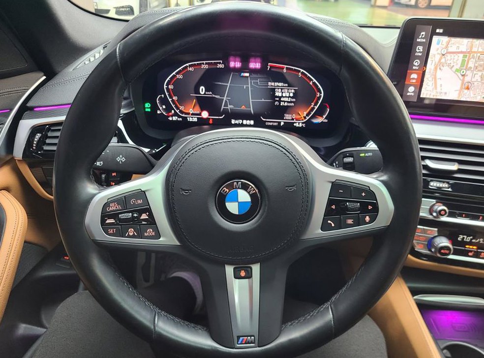 BMW 5시리즈 520i M 스포츠 사진 14