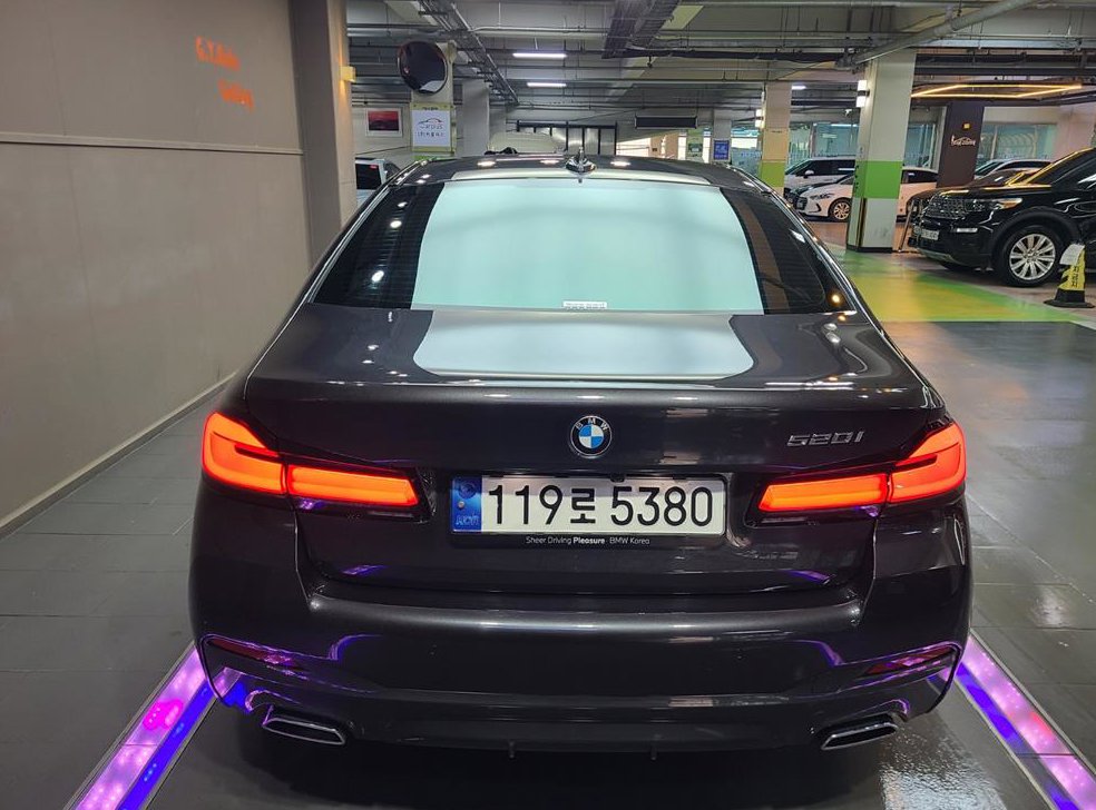 BMW 5시리즈 520i M 스포츠 사진 5