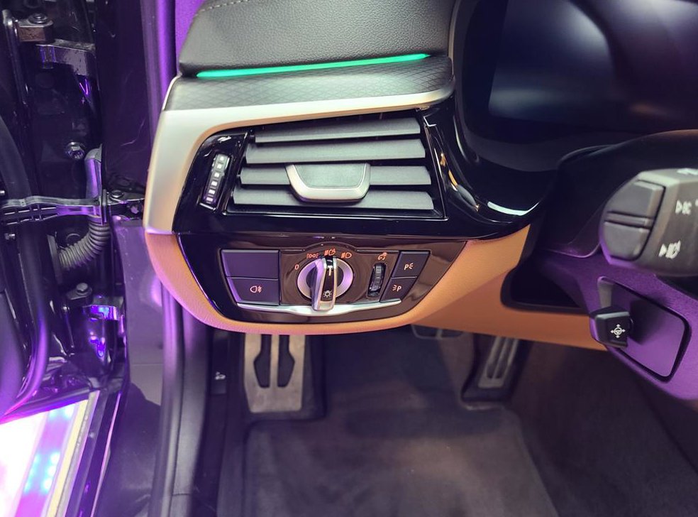 BMW 5시리즈 520i M 스포츠 사진 9