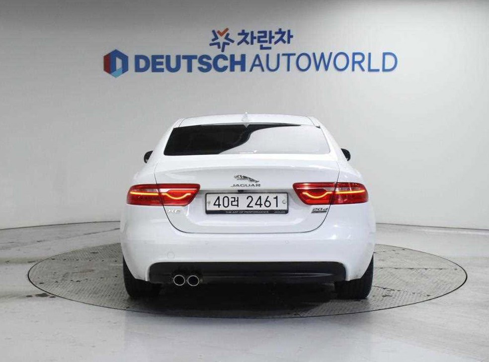 재규어 XE 2.0D 프레스티지 AWD 사진 5