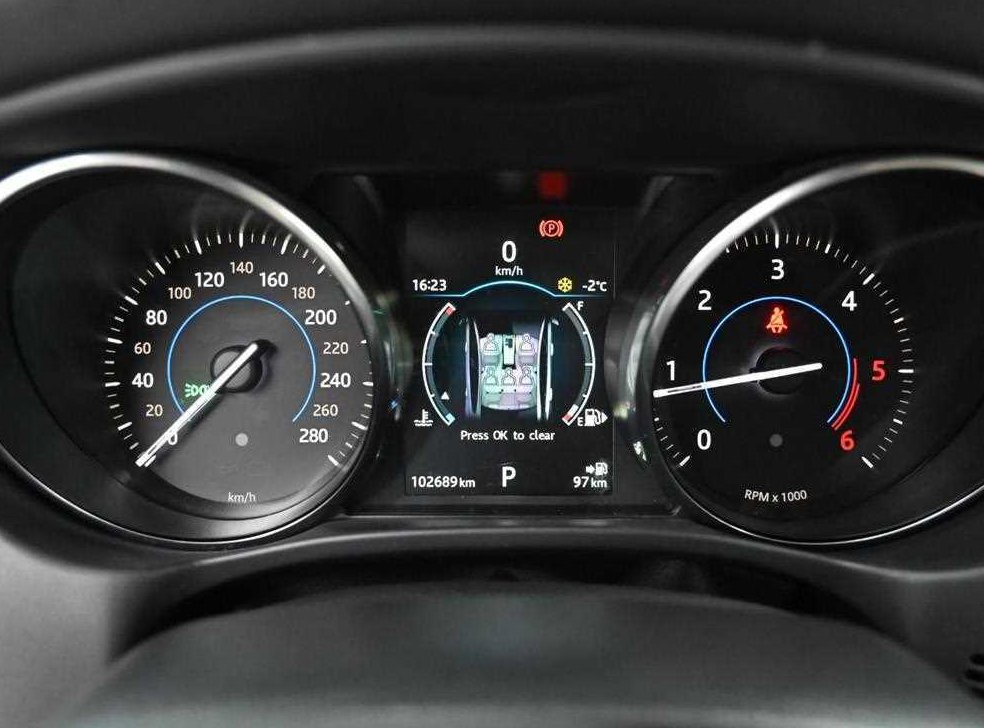 재규어 XE 2.0D 프레스티지 AWD 사진 9