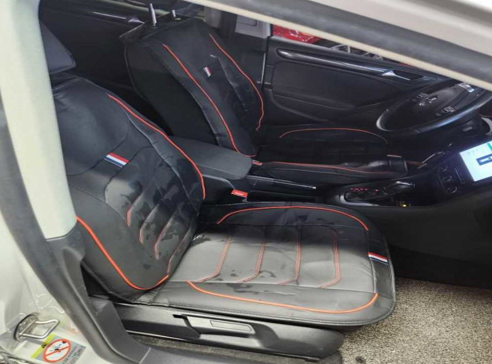 폭스바겐 골프 1.6 TDI 블루모션 사진 16