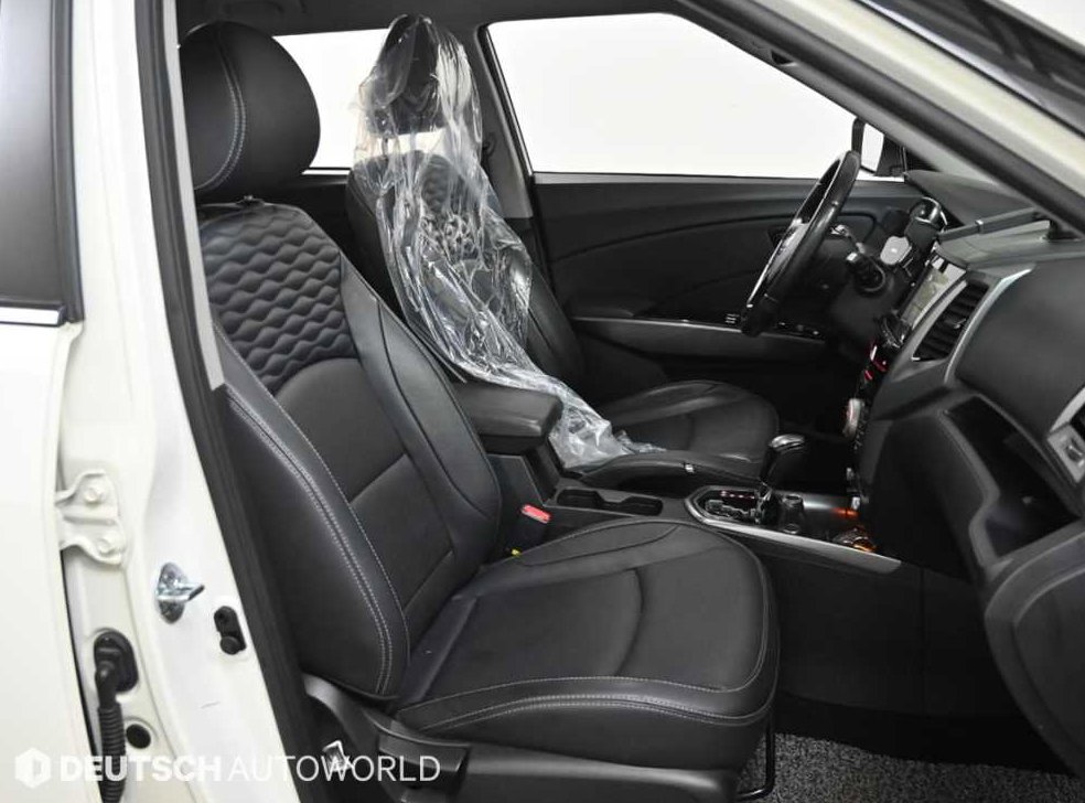 KG모빌리티(쌍용)  티볼리 2WD 가솔린 VX 사진 10