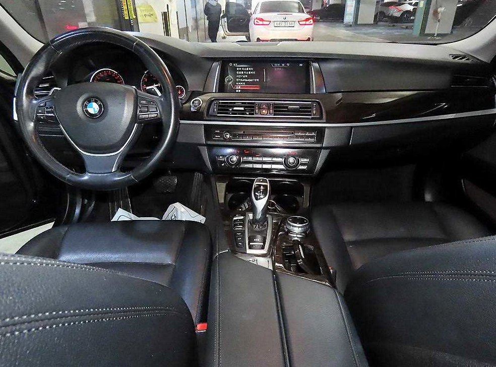 BMW 5시리즈 528i xDrive 사진 10