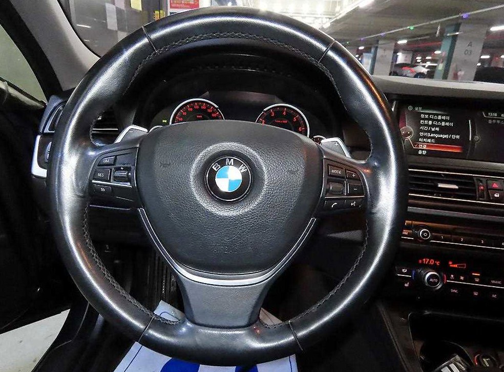 BMW 5시리즈 528i xDrive 사진 8