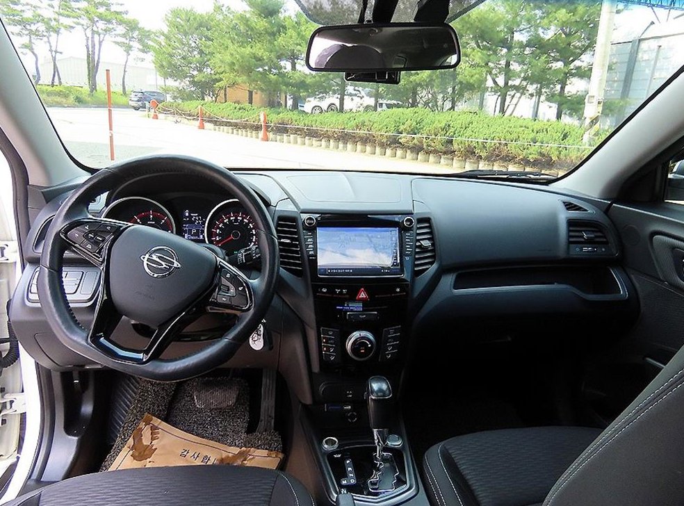 KG모빌리티(쌍용)  티볼리 2WD 디젤 1.6 IX 사진 7