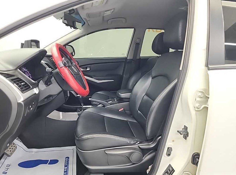 KG모빌리티(쌍용)  코란도 2WD 2.0 RX 사진 11