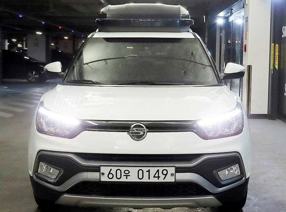 KG모빌리티(쌍용)  티볼리 2WD 디젤 1.6 RX 사진 2
