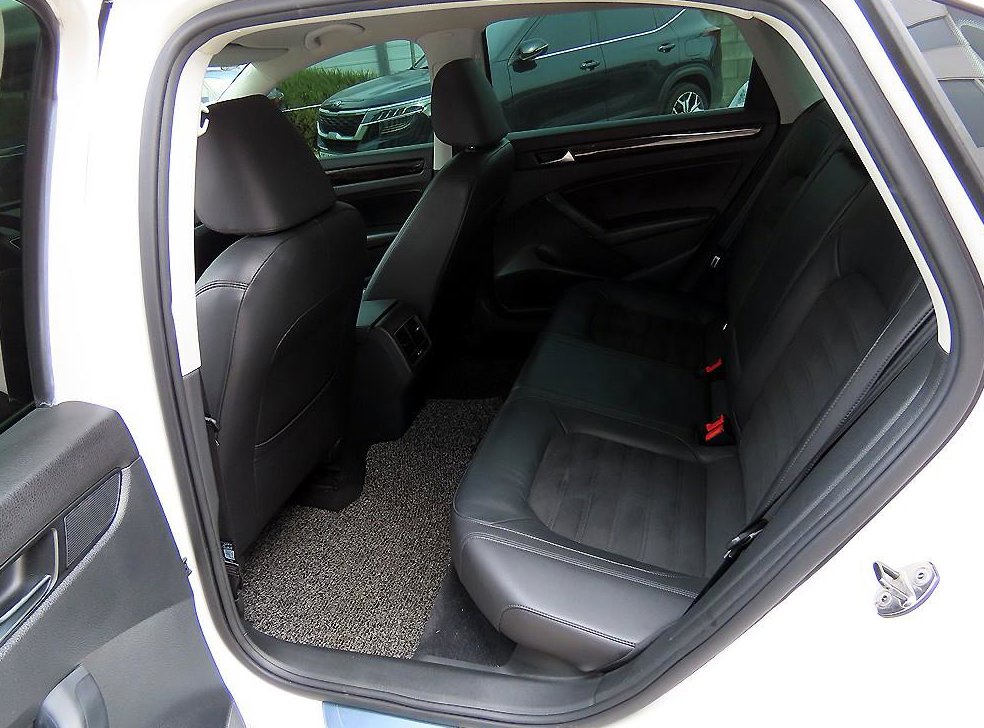 폭스바겐 파사트 2.0 TDI 사진 6