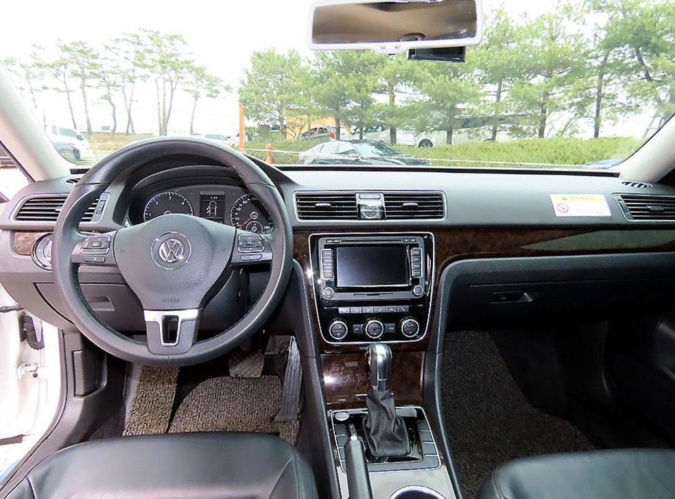 폭스바겐 파사트 2.0 TDI 사진 7