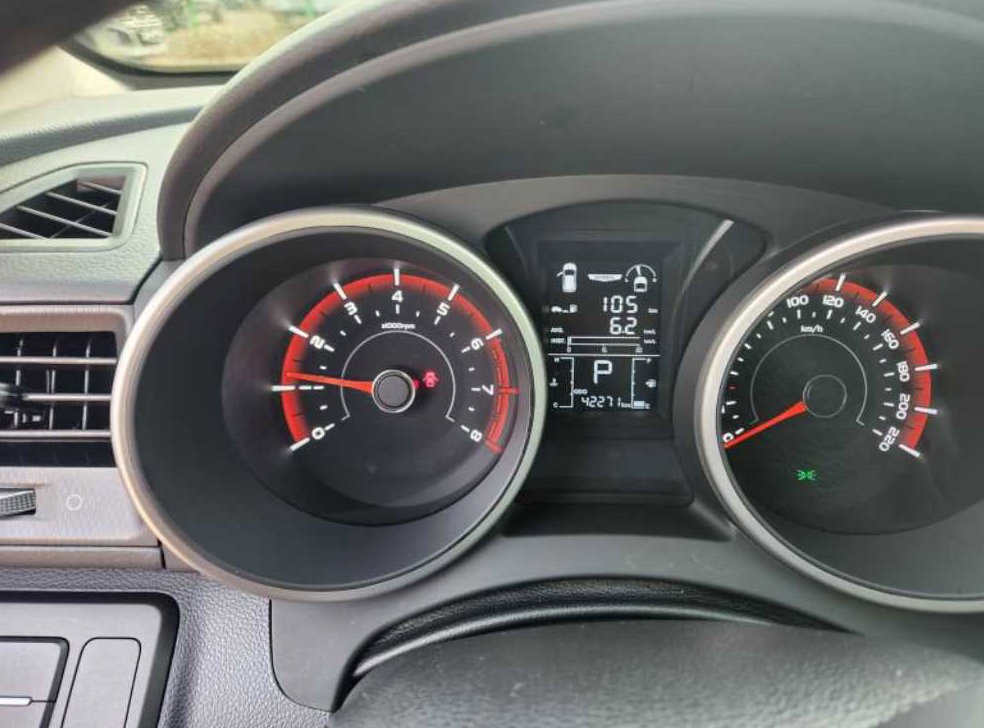 KG모빌리티(쌍용)  티볼리 2WD 가솔린 1.6 IX 사진 8
