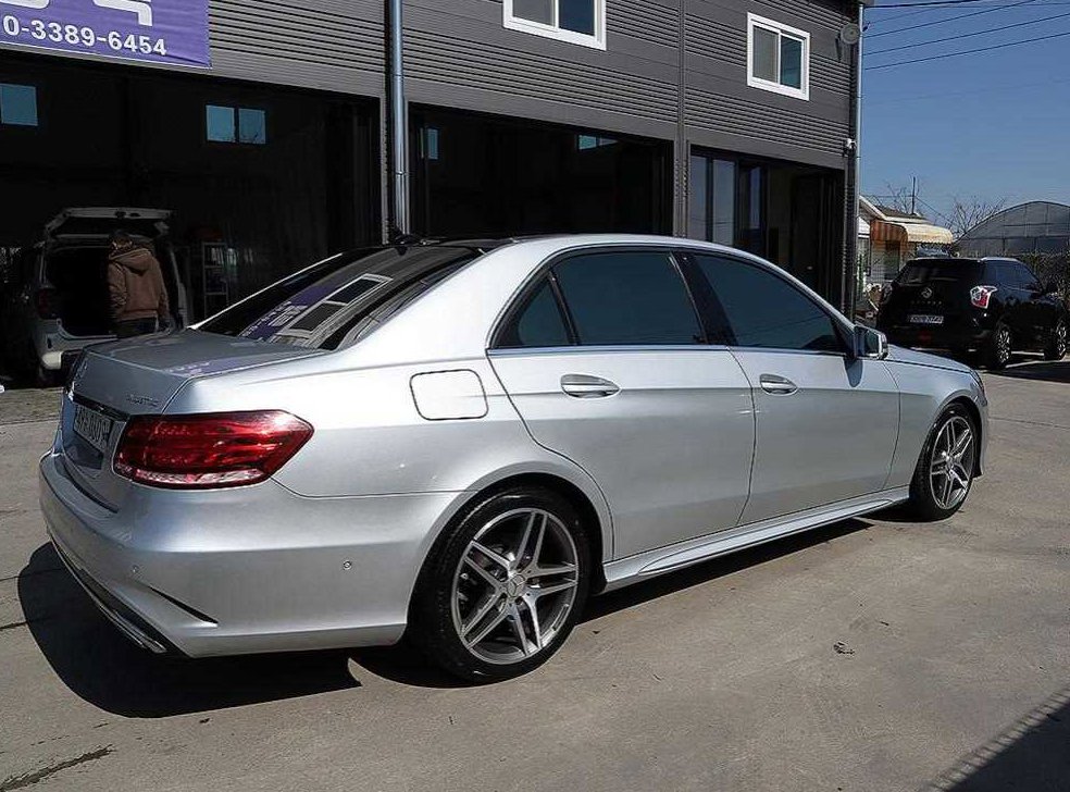 벤츠 E 클래스 E350 블루텍 4MATIC 사진 3