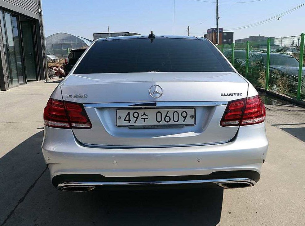 벤츠 E 클래스 E350 블루텍 4MATIC 사진 4