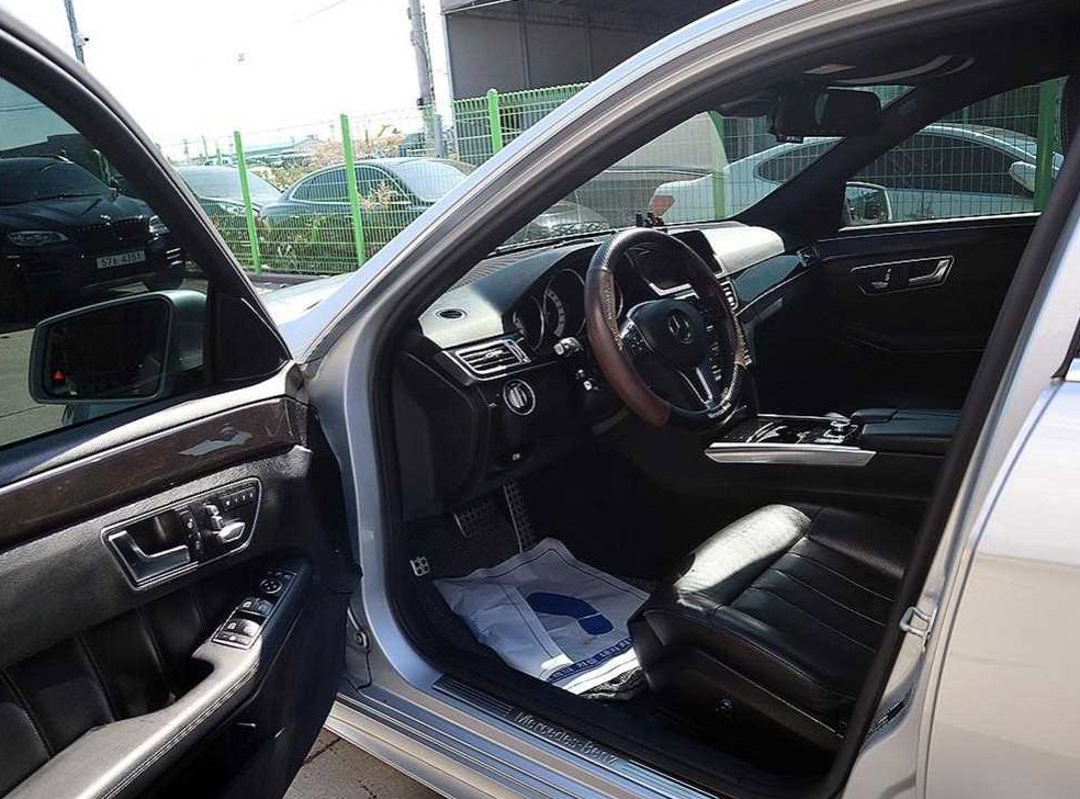 벤츠 E 클래스 E350 블루텍 4MATIC 사진 6