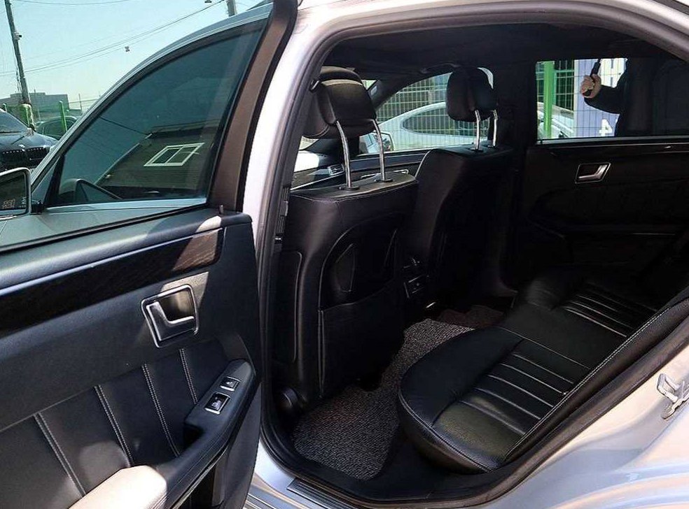 벤츠 E 클래스 E350 블루텍 4MATIC 사진 7