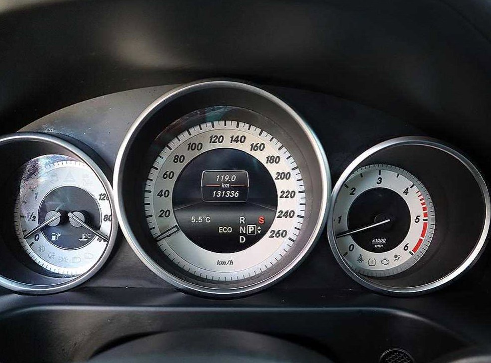 벤츠 E 클래스 E350 블루텍 4MATIC 사진 9