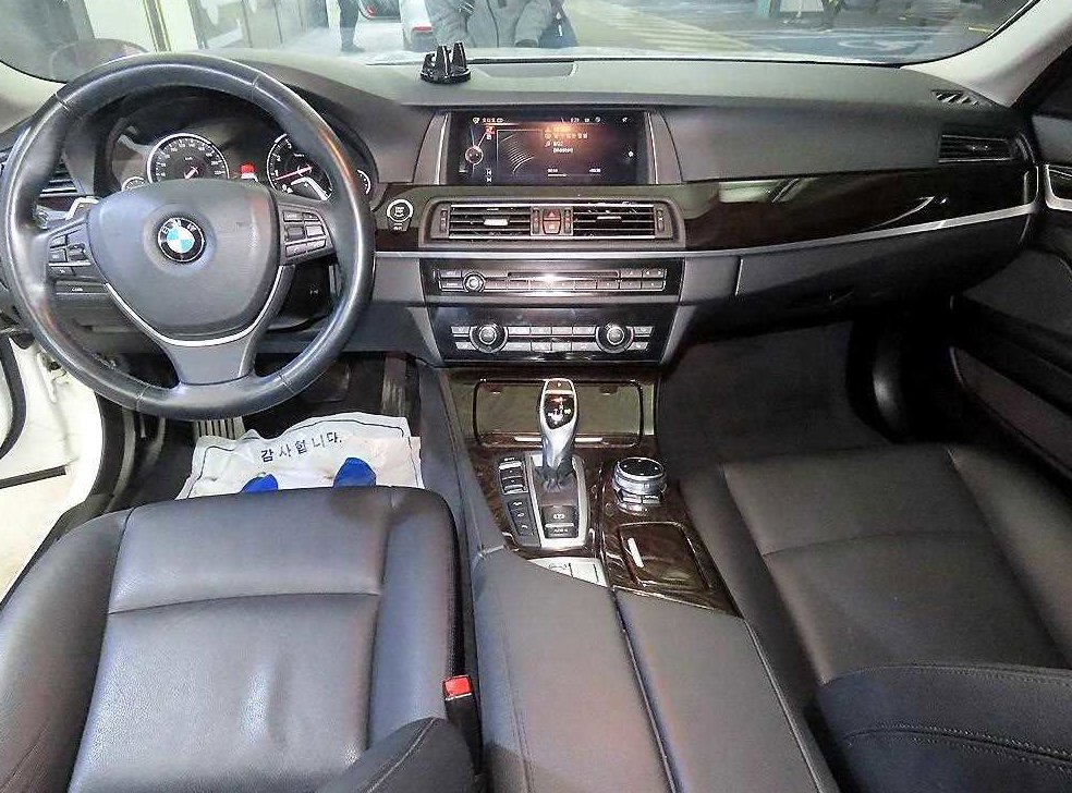 BMW 5시리즈 528i xDrive 사진 10