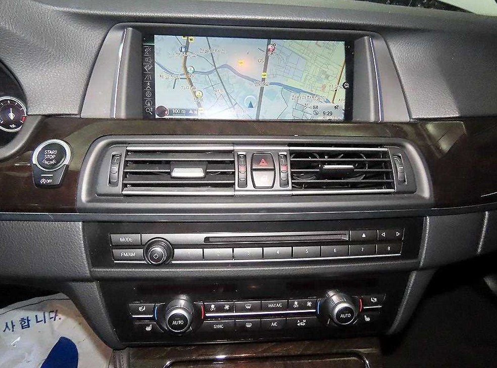 BMW 5시리즈 528i xDrive 사진 11