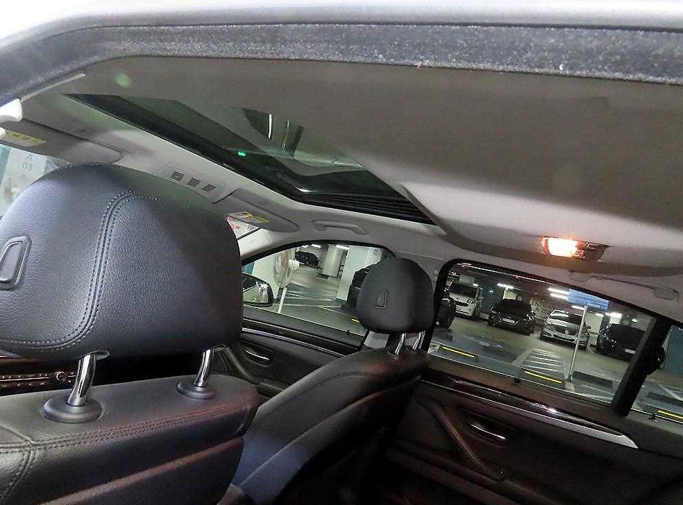 BMW 5시리즈 528i xDrive 사진 17