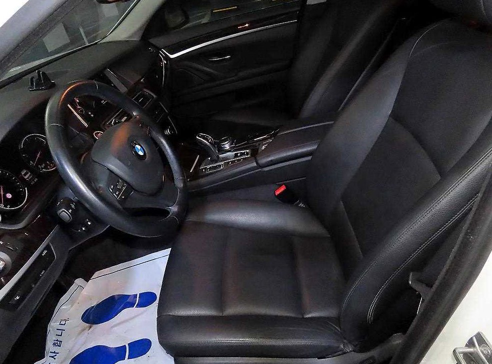 BMW 5시리즈 528i xDrive 사진 6