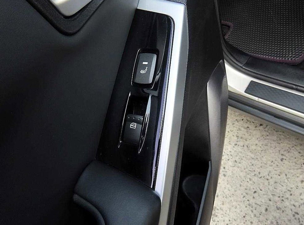KG모빌리티(쌍용)  코란도 2WD 2.0 CVT 사진 17