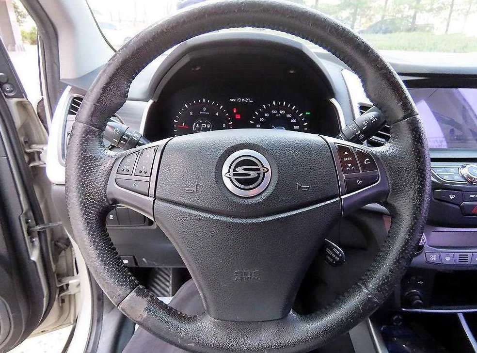 KG모빌리티(쌍용)  코란도 2WD 2.0 CVT 사진 8