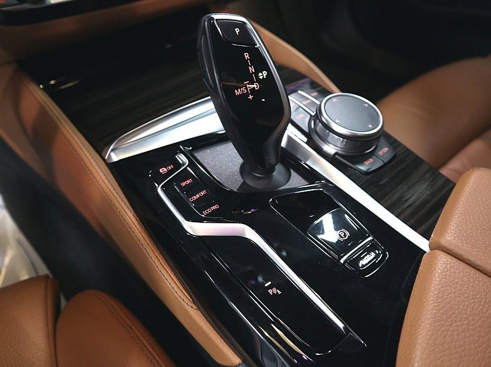 BMW 5시리즈 520i M 스포츠 사진 13