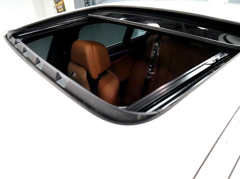 BMW 5시리즈 520i M 스포츠 사진 14