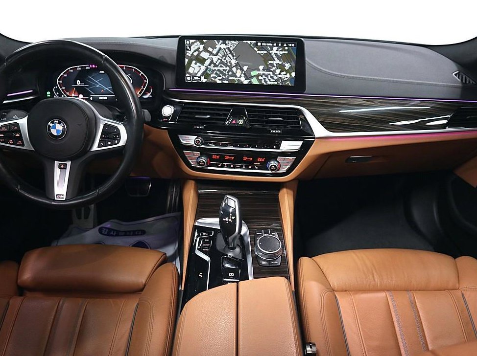 BMW 5시리즈 520i M 스포츠 사진 5