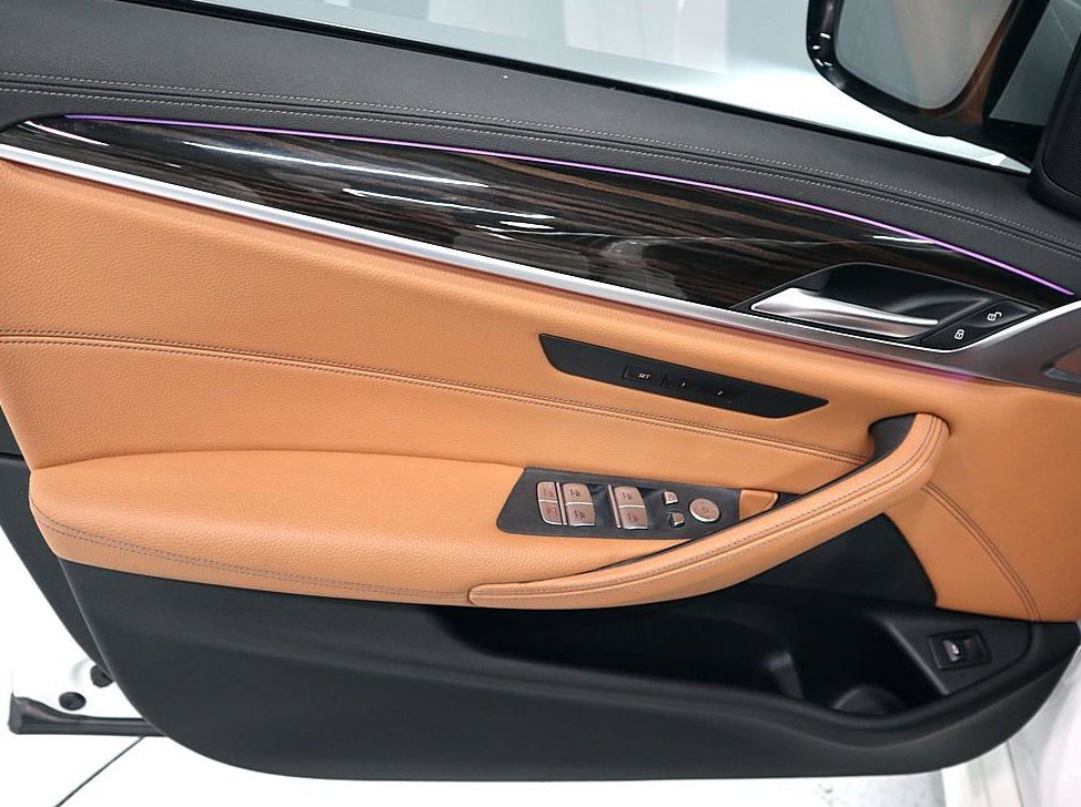 BMW 5시리즈 520i M 스포츠 사진 6