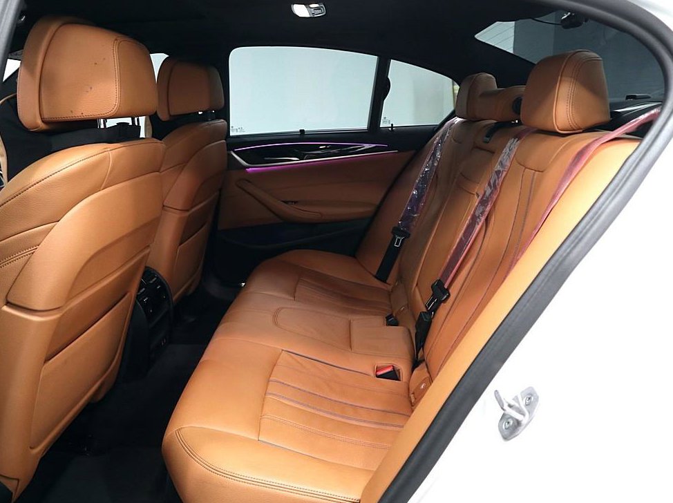 BMW 5시리즈 520i M 스포츠 사진 8