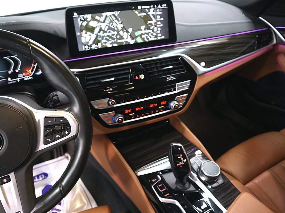 BMW 5시리즈 520i M 스포츠 사진 9