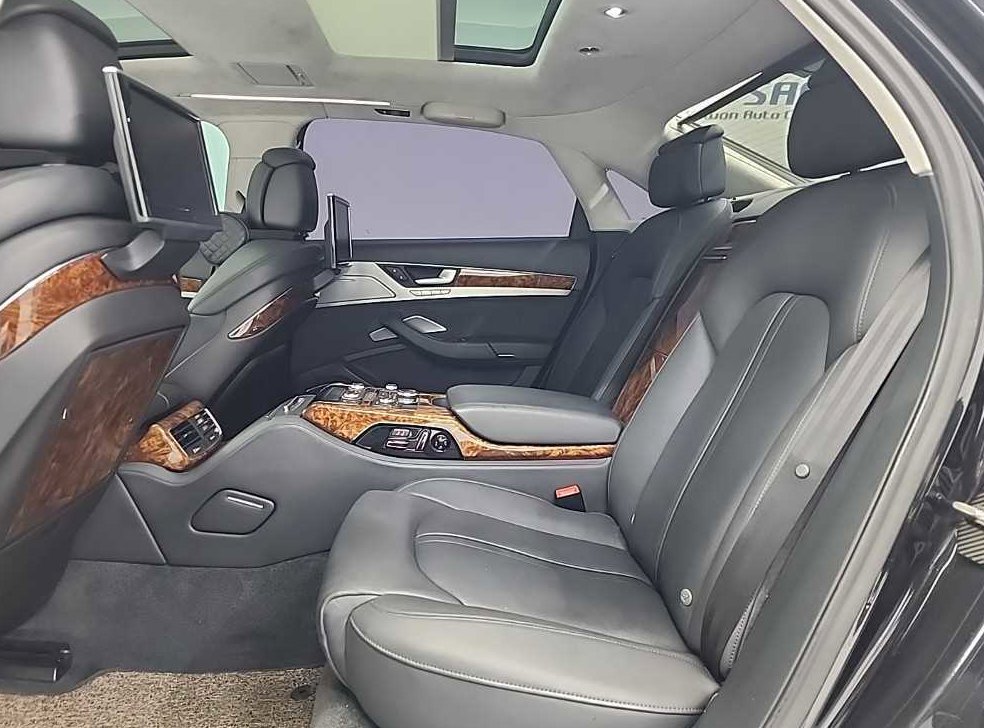 아우디 A8 6.3 FSI 콰트로 LWB 사진 12