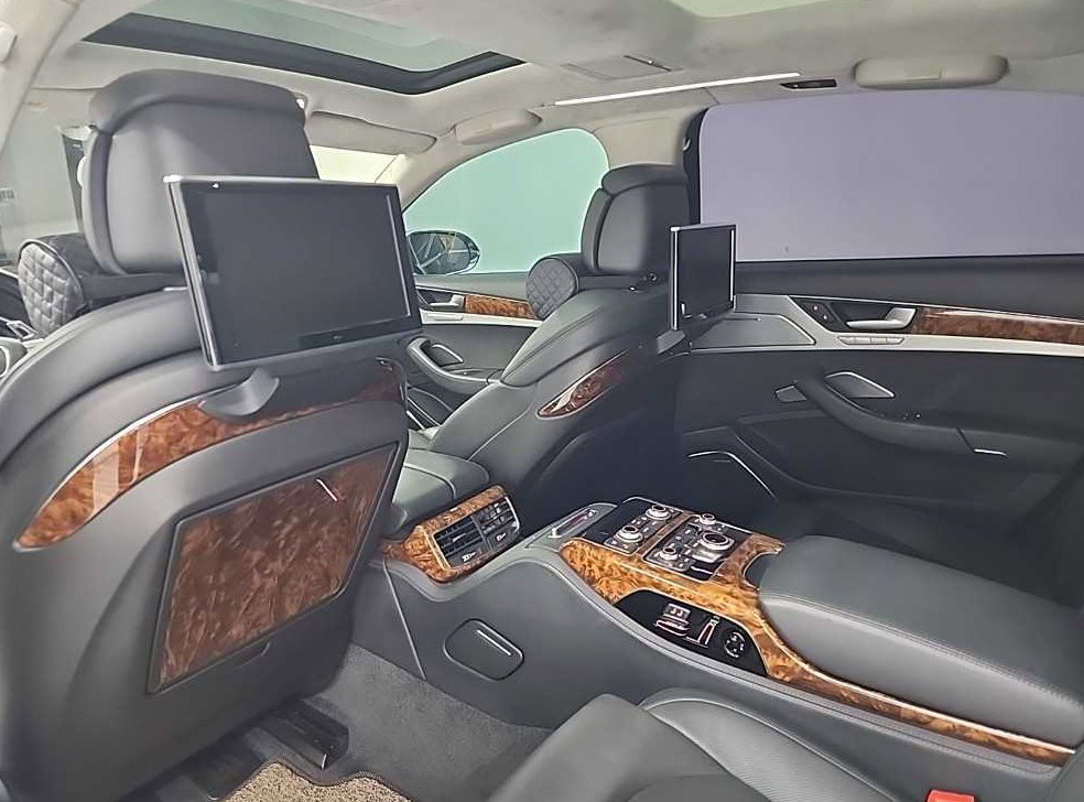 아우디 A8 6.3 FSI 콰트로 LWB 사진 17