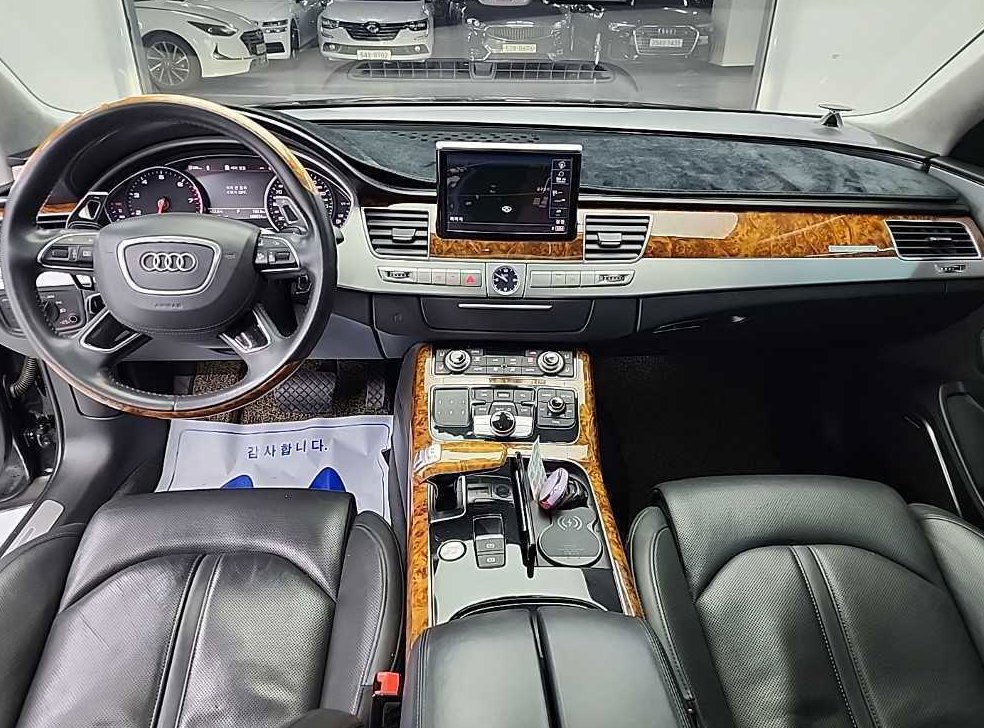 아우디 A8 6.3 FSI 콰트로 LWB 사진 7