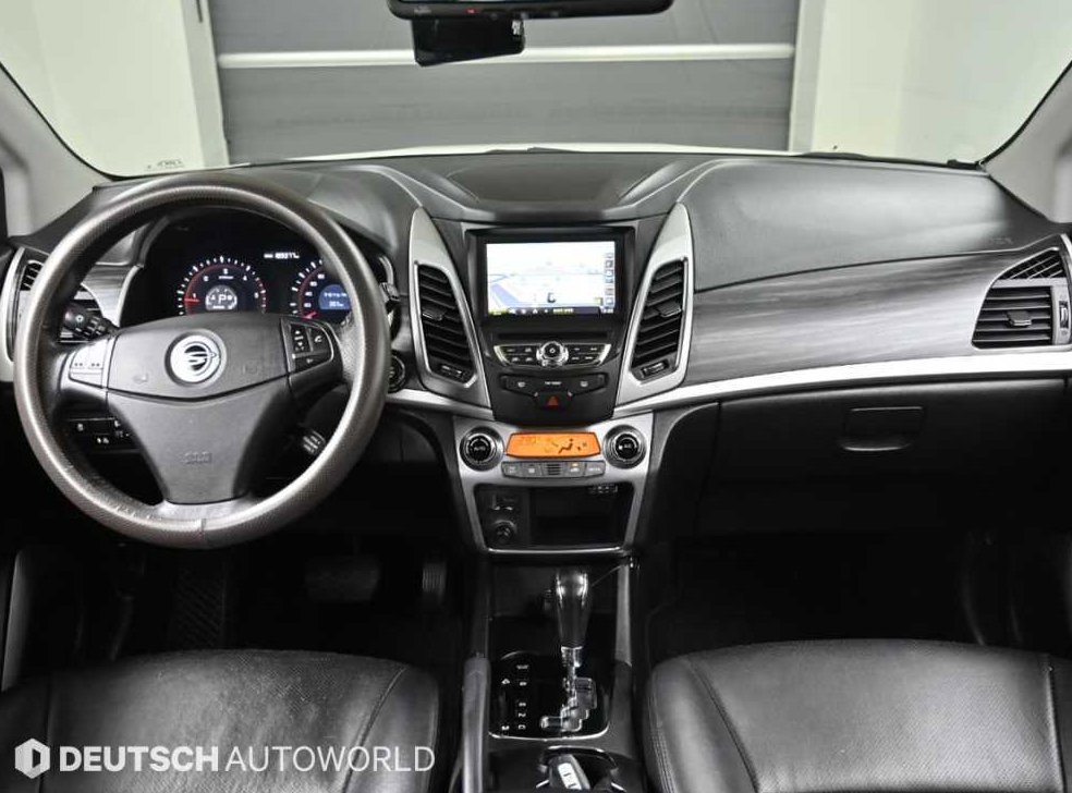 KG모빌리티(쌍용)  코란도 2WD 2.0 RX 사진 7